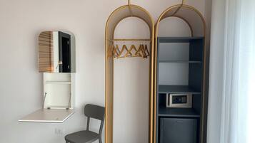 In-room safe, free WiFi