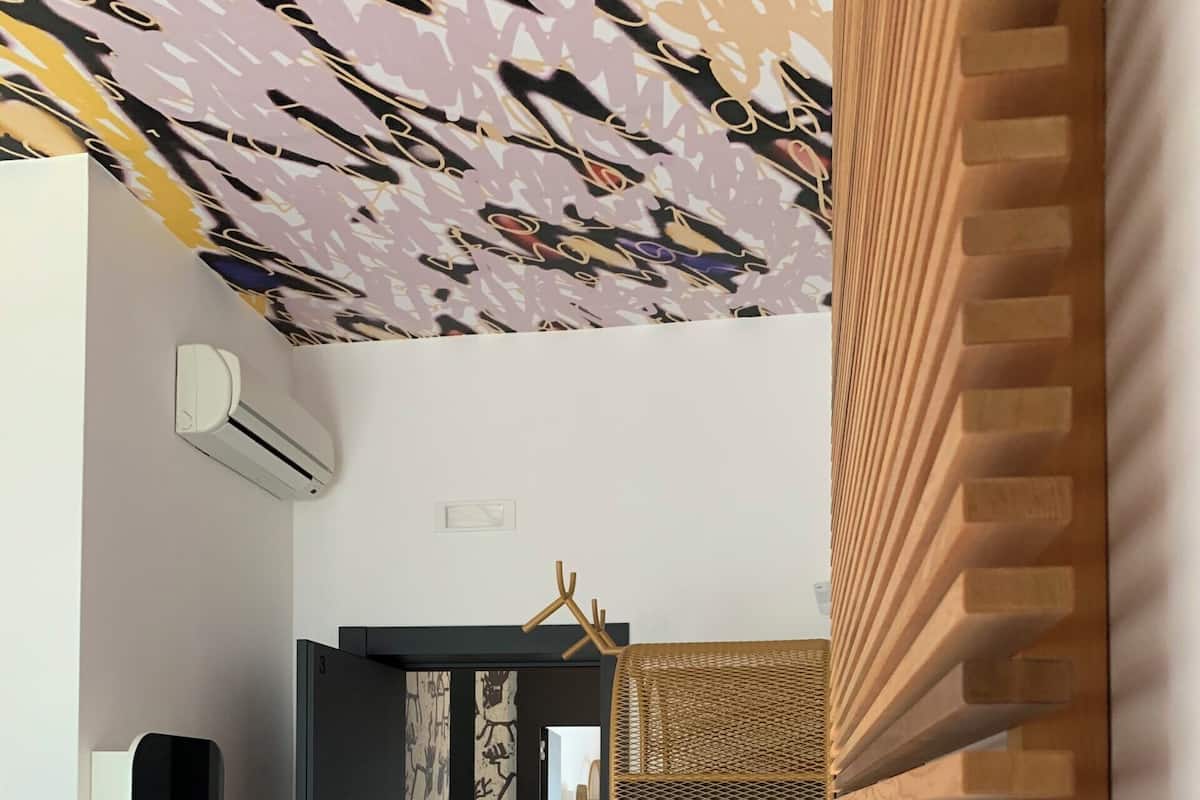 客房內保險箱、免費無線上網