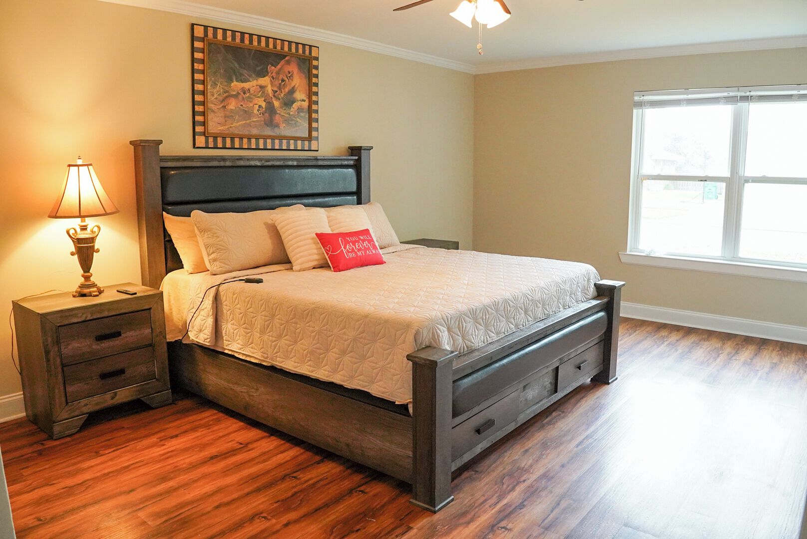 4 bedrooms, iron/ironing board, WiFi, bed sheets