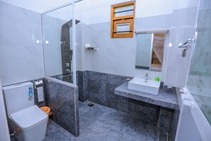 Deluxe Double Room, Garden View | Desk, laptop workspace, free WiFi - No 36 Mirissa (Mirissa)