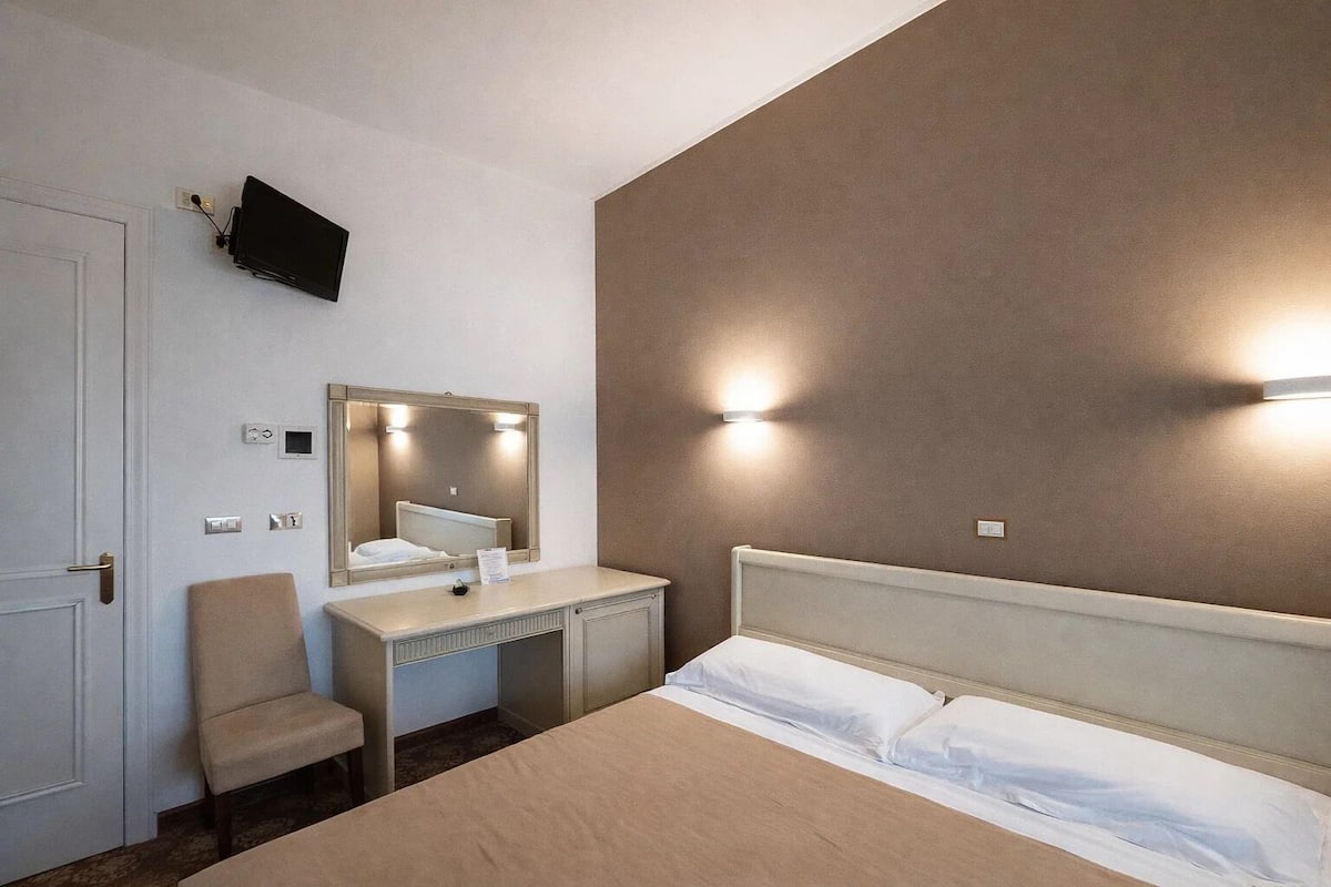 Doppelzimmer | Minibar, Zimmersafe, kostenloses WLAN, Bettwäsche