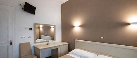 Chambre double | Minibar, coffre-fort, accĂšs au Wi-Fi (inclus), literie fournie