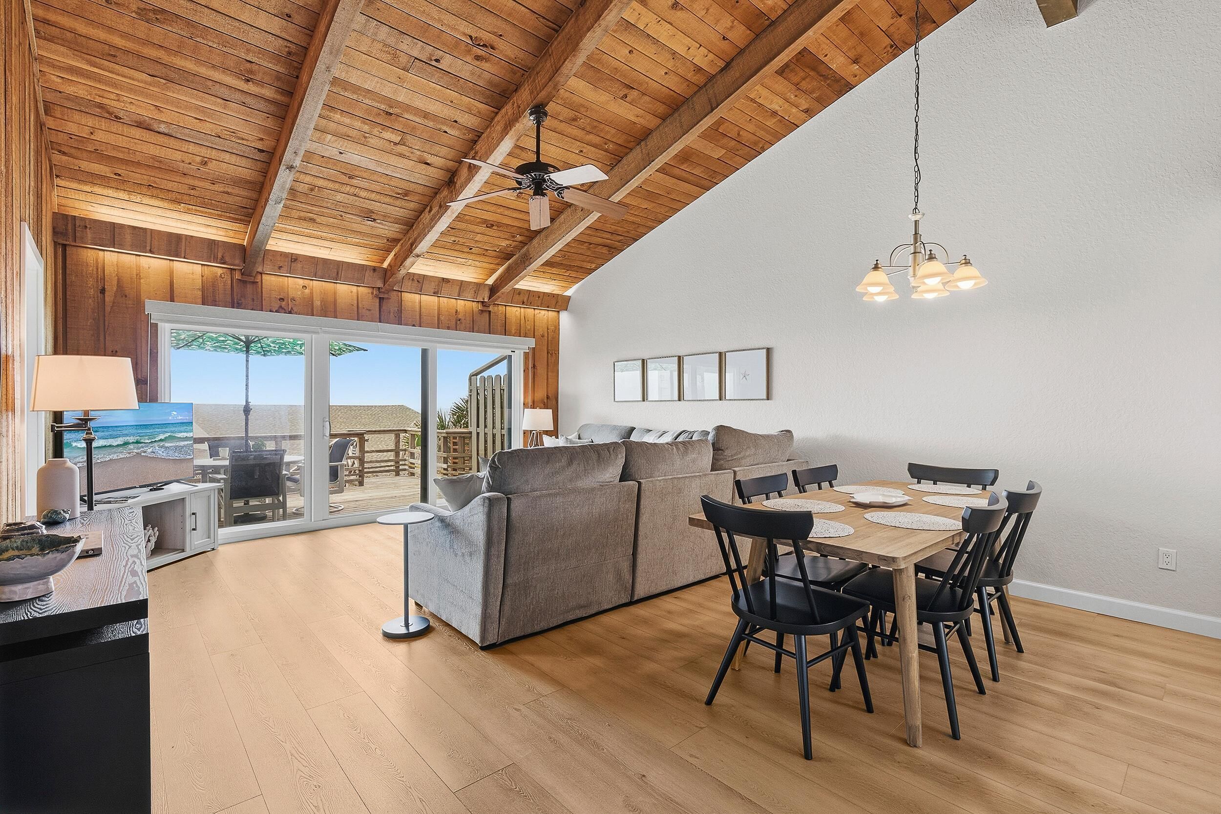 Casa, varias camas (Sea Dunes Nautilus B7-A) | Área de sala de estar