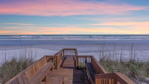 Beach - Sea Dunes Nautilus B7-b (New Smyrna Beach)