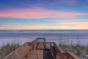 Casa, varias camas (Sea Dunes Nautilus B7) | Playa | En la playa 