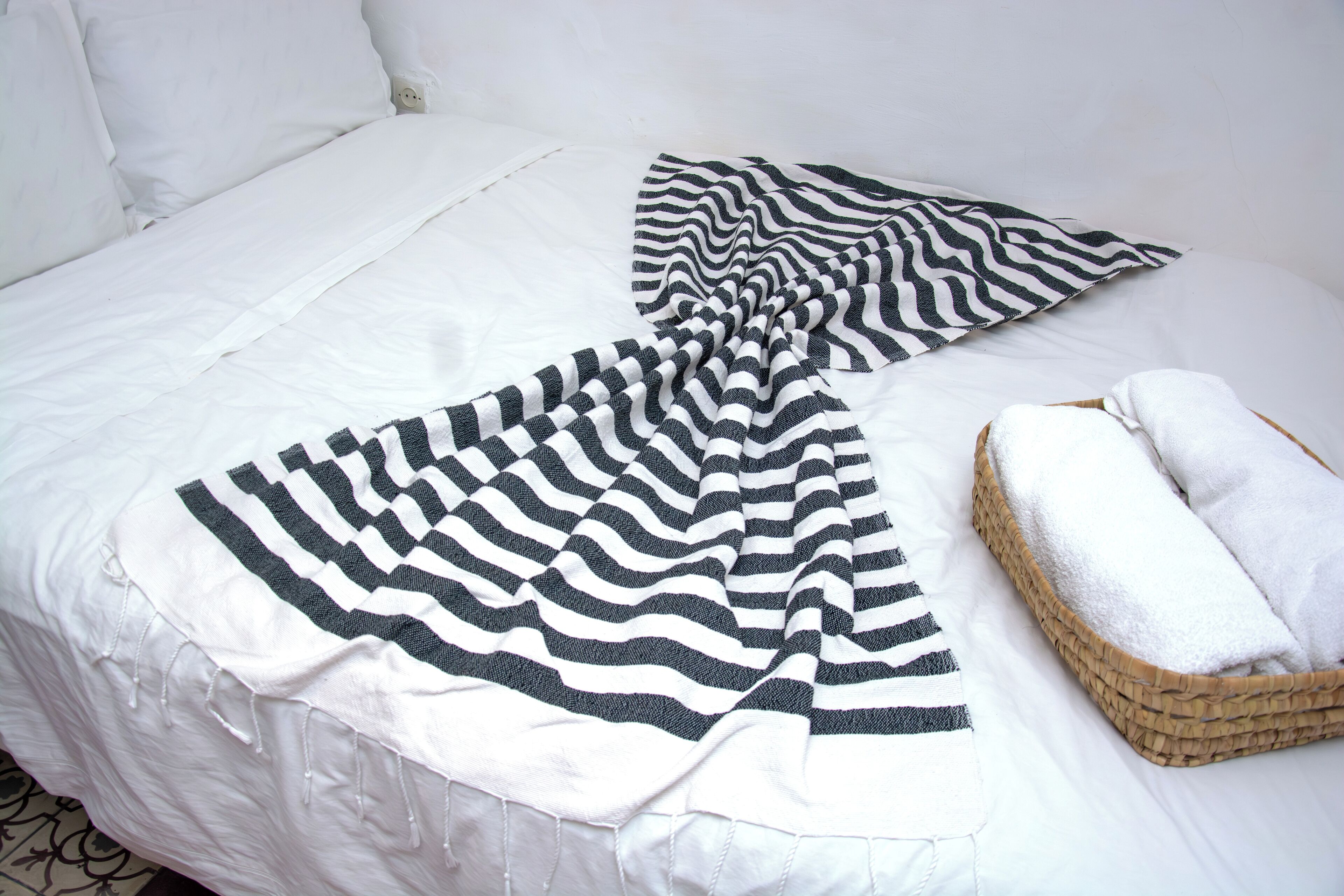 Iron/ironing board, WiFi