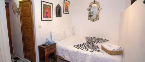 Iron/ironing board, WiFi