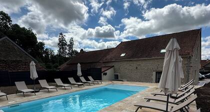 Gite 14 personnes piscine et spa privatifs, salle de jeux