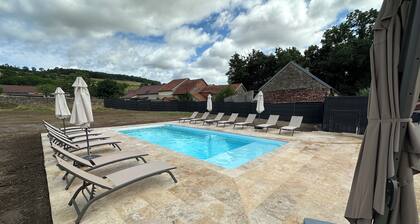 Gite sleeps 14 with private pool and spa, games room