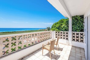 Terrace/patio - Es Castellet - Three Bedroom Villa, Sleeps 6 (Alayor)