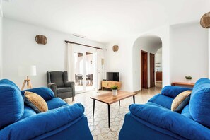 Smart TV - Es Castellet - Three Bedroom Villa, Sleeps 6 (Alayor)