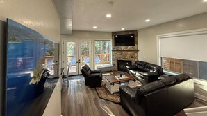 Smart TV, fireplace, video games, table tennis