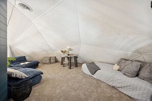 Interior - Lakefront Dome Retreat (Maple Lake)
