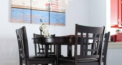 "The Tranquil Nest " 2-bedroom condo in peaceful Hill in New Britain CT