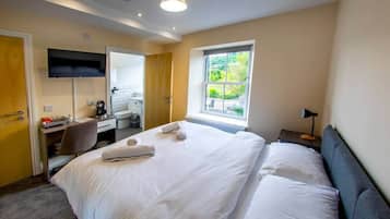 1 多间卧室、熨斗/熨衣板、上网接入、床单