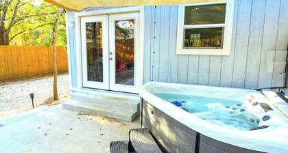 Tiki Cottage Lake Texoma - Hot Tub & Fun
