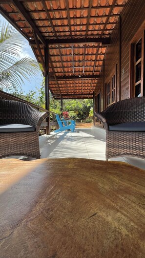 Terrace/patio - Beach house in Fernando de Noronha | East-facing, cool and airy. (Fernando de Noronha)