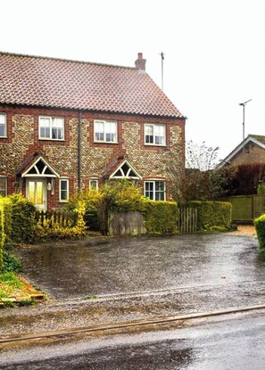 Exterior - The Norfolk Countryside Retreat (Docking)