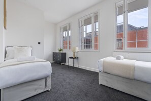 Spa - Vittoria St | Jewellery Quarter | Sleeps 10 | 2BR (Birmingham)