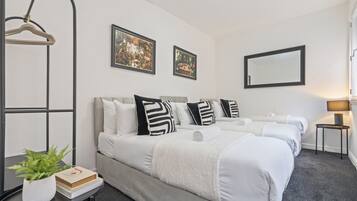 Iron/ironing board, WiFi, bed sheets