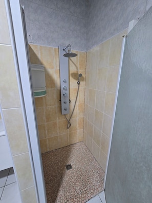 Bathroom shower - Horizons Landais (Pontonx-sur-l'Adour)