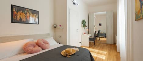 Silitysrauta/-lauta, ilmainen Wi-Fi, vuodevaatteet