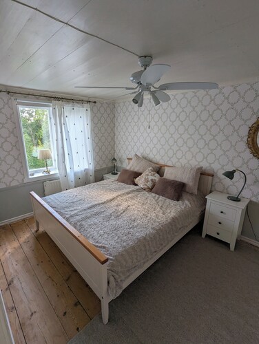 Charming old school in Värmlandsnäs Spacious country retreat of 120 m².