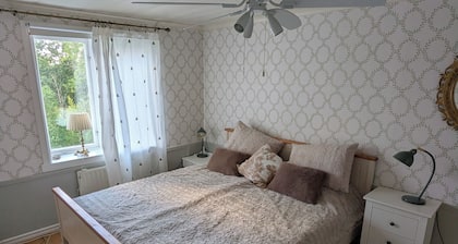 Charming old school in Värmlandsnäs Spacious country retreat of 120 m².