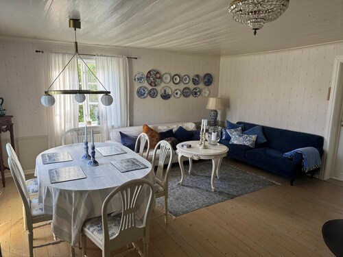 Charming old school in Värmlandsnäs Spacious country retreat of 120 m².