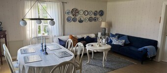 Charming old school in Värmlandsnäs Spacious country retreat of 120 m².