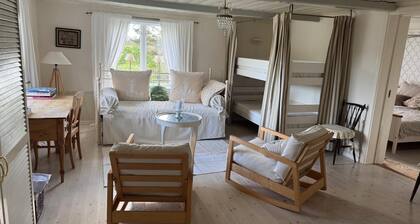 Charming old school in Värmlandsnäs Spacious country retreat of 120 m².
