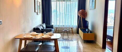 객실 내 식사 공간