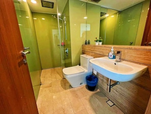 Family Apartment, 2 Bedrooms, City View | Bathroom - Vortex Suites Klcc By Bukit Bintang (Kuala Lumpur)