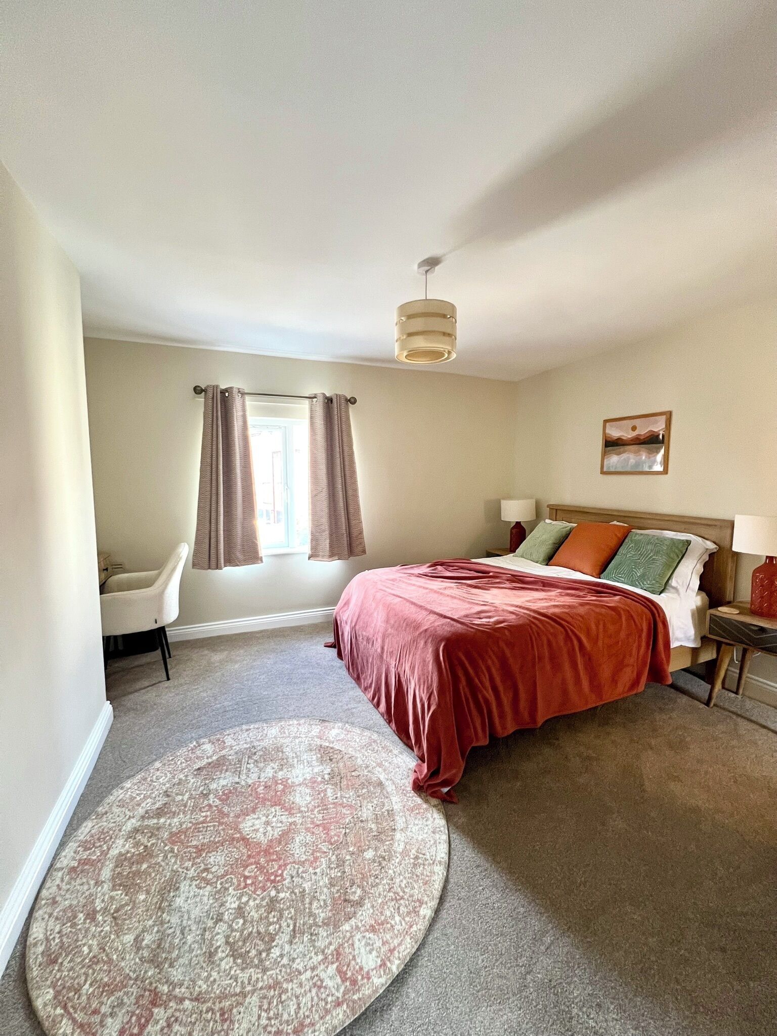 1 dormitorio, tabla de planchar con plancha, wifi y ropa de cama