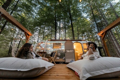 Airstream in Pines • Luxe Deck + Firepit + Shower