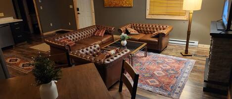 Smart TV, chimenea y estéreo