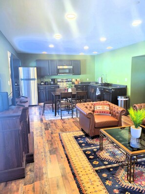 Interior - H3 - Three-Bedroom Apartment (Lake Placid)
