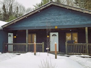 Exterior - H4 - Three-Bedroom Apartment (Lake Placid)