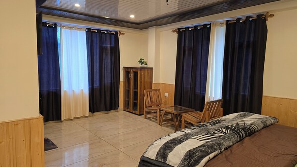 Free WiFi - Hils & Paw (Manali)