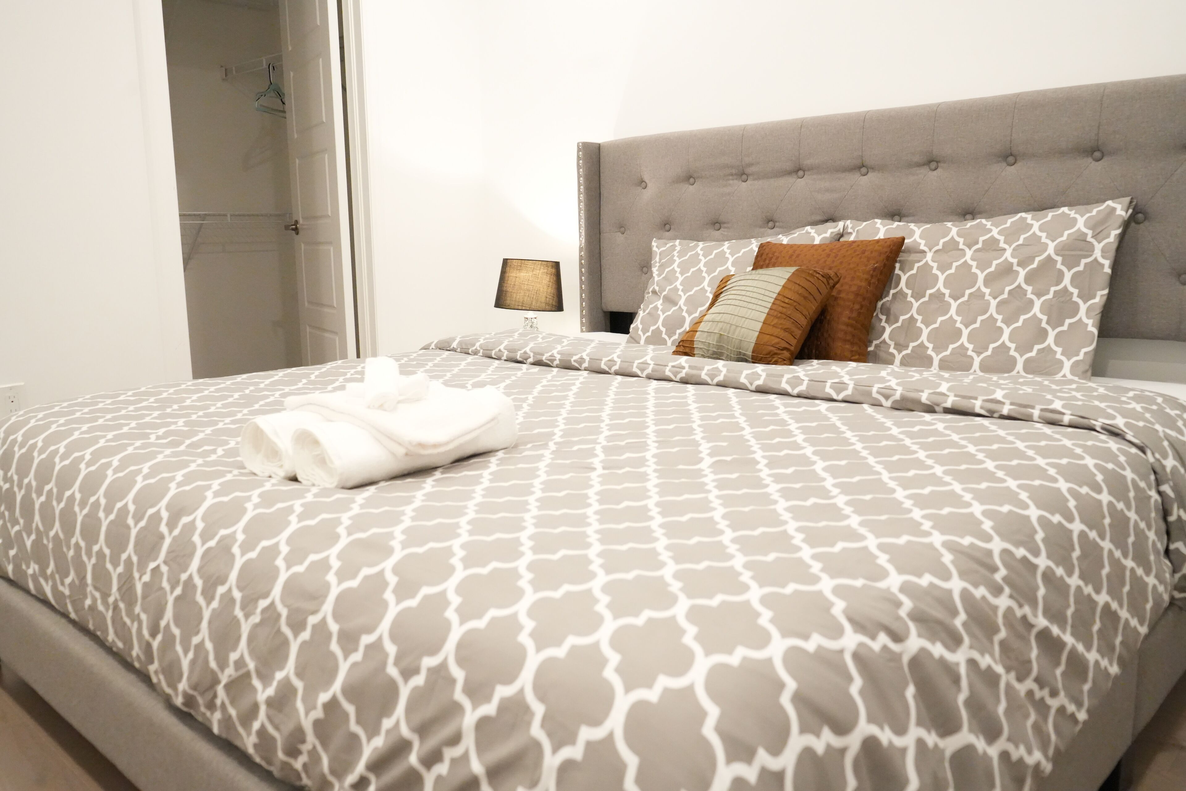 5 slaapkamers, een strijkplank/strijkijzer, wifi, beddengoed