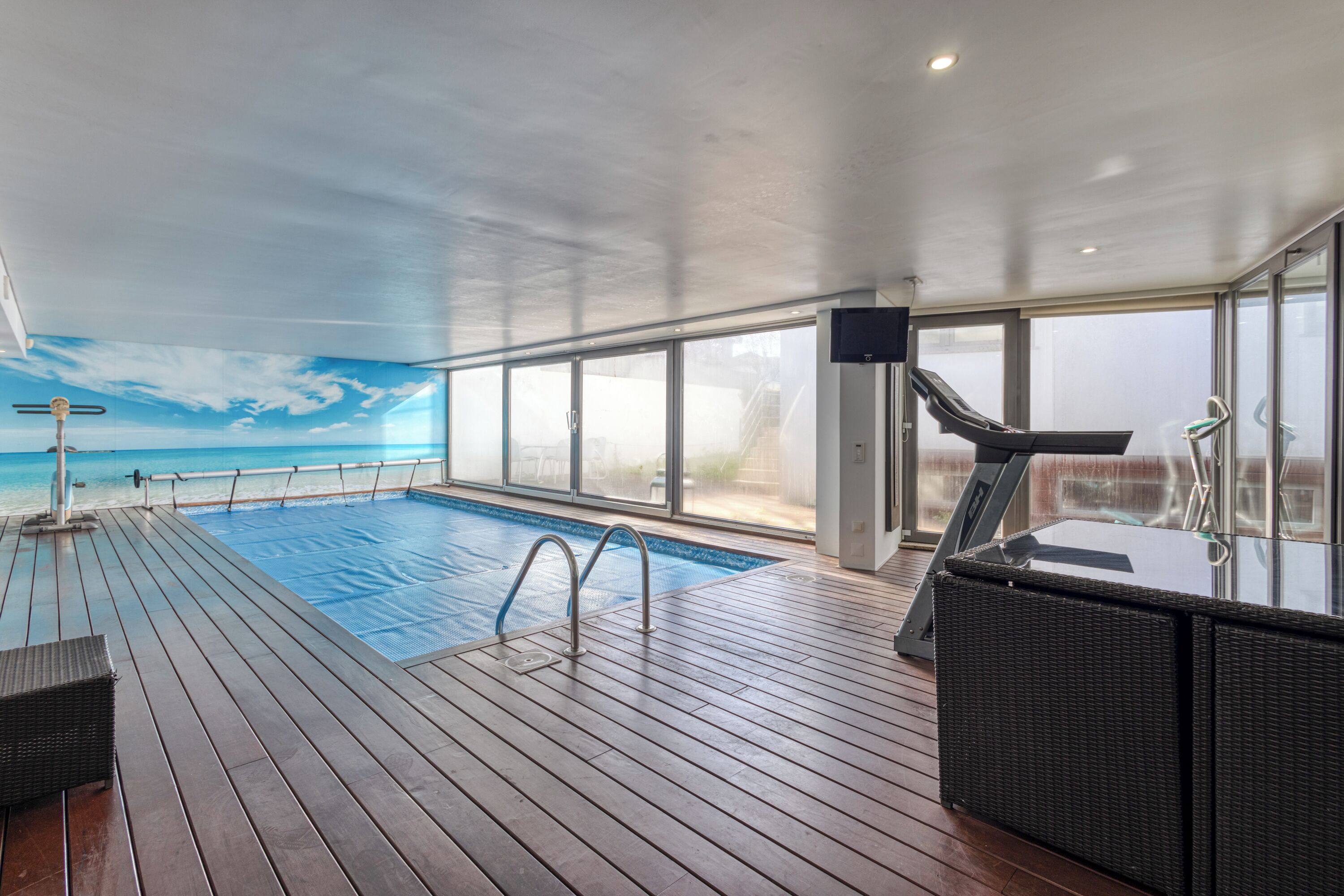 Soundproofing, iron/ironing board, free WiFi