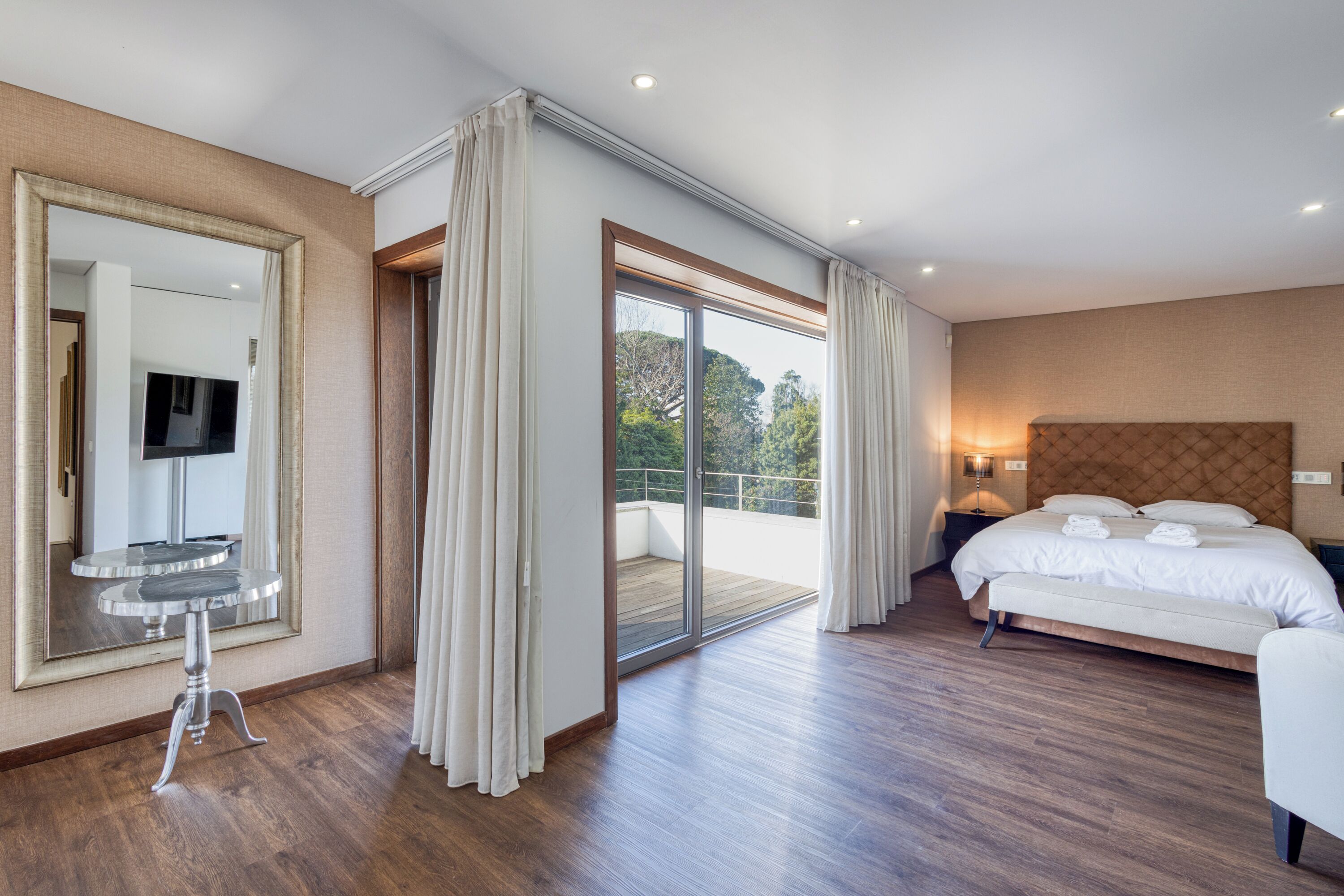 Soundproofing, iron/ironing board, free WiFi