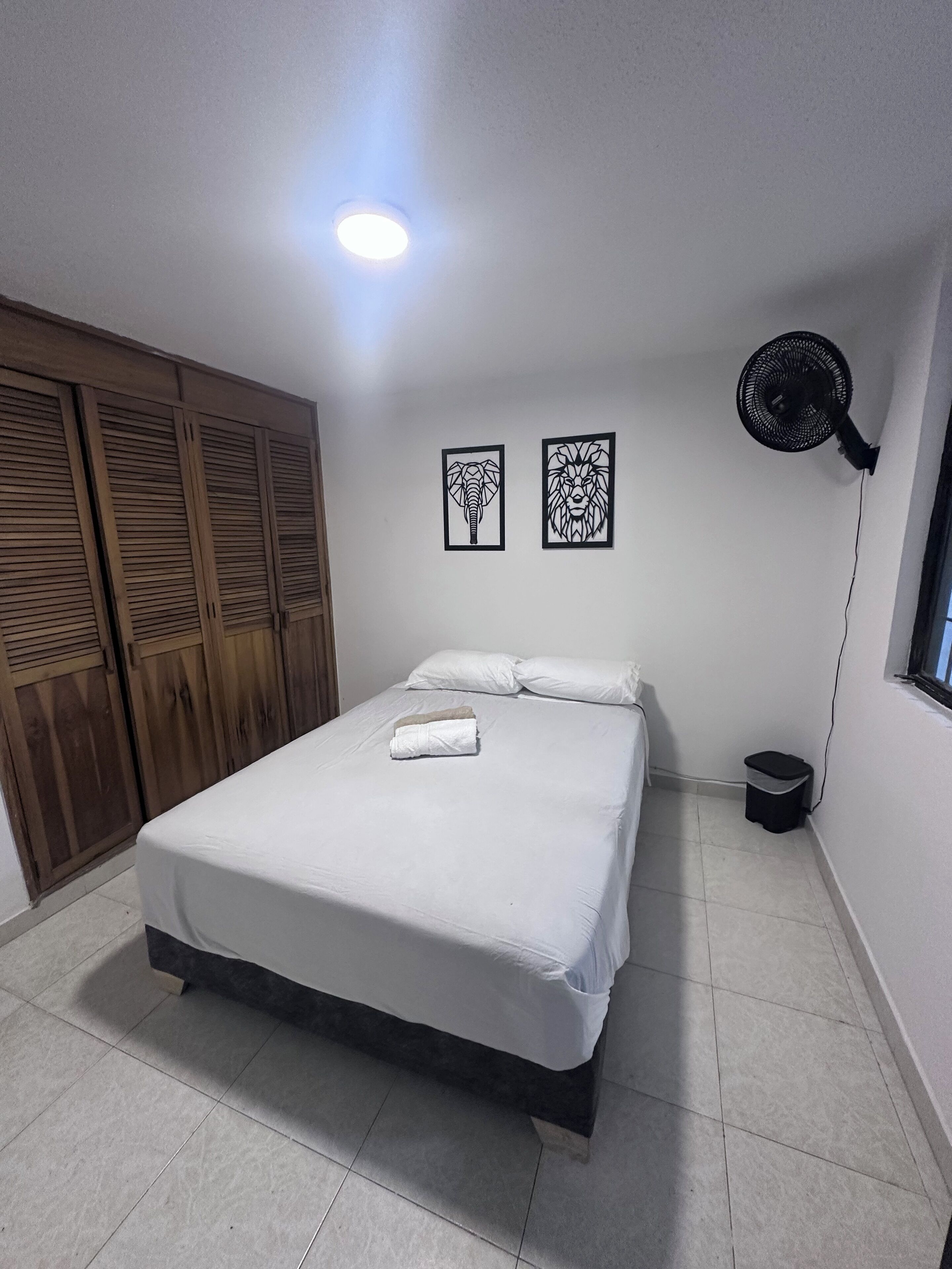 Accès Internet, draps fournis