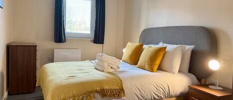 Silitysrauta/-lauta, ilmainen Wi-Fi, vuodevaatteet