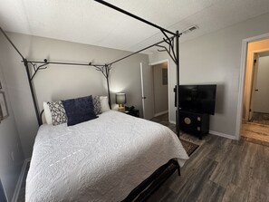 Room - Comfort Meets Southern Charm (St. Marys)