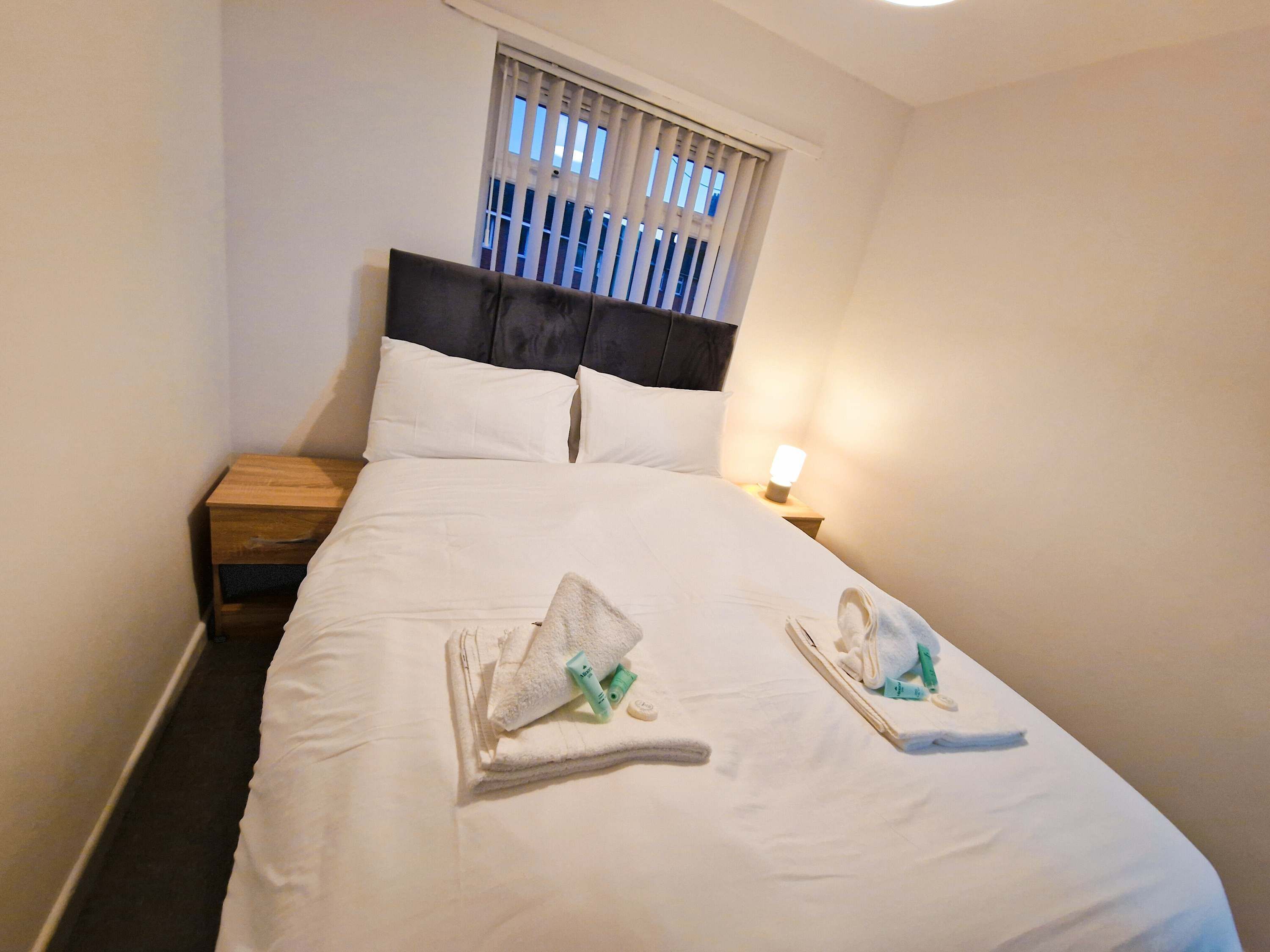 3 chambres, fer et planche à repasser, accès Internet, draps fournis