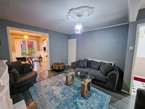 Unclassified image, 2 of 23, button