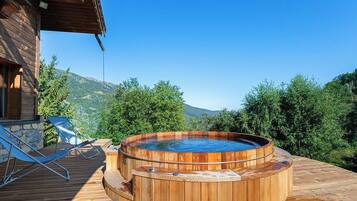 Bain à remous extérieur