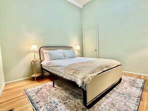 1 bedroom, iron/ironing board, WiFi, bed sheets - Adorable 1-bedroom apartment in welcoming Cambridge (Cambridge)