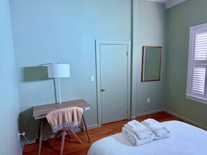 1 chambre, fer et planche à repasser, Wi-Fi, draps fournis